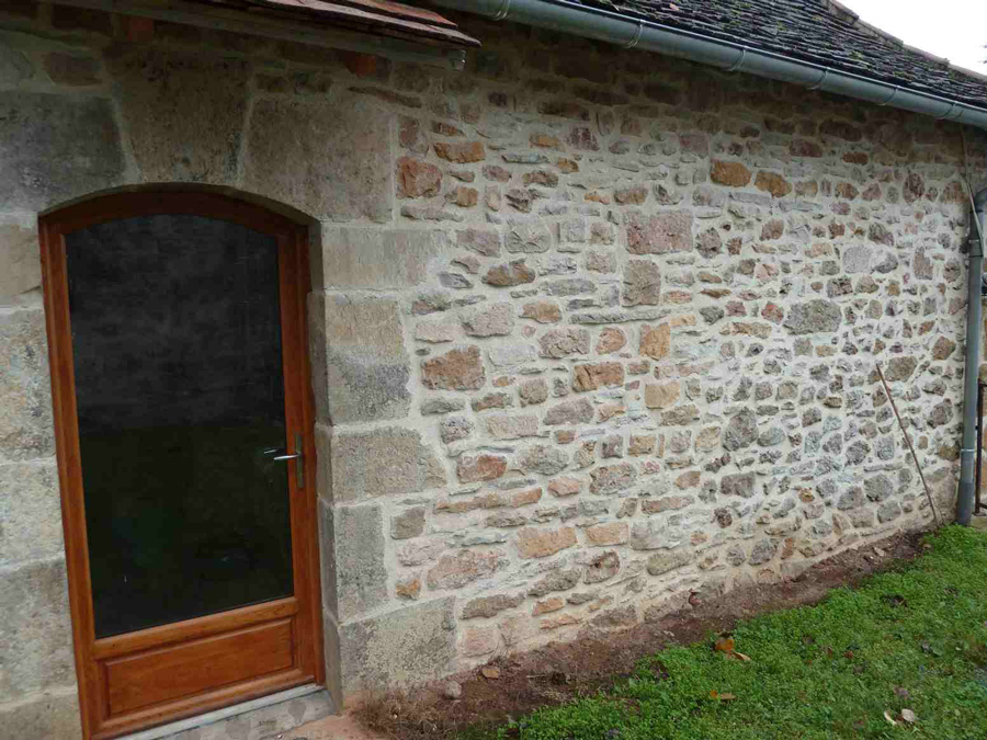 Joint à la chaux, façade en pierre dans la Haute-Marne